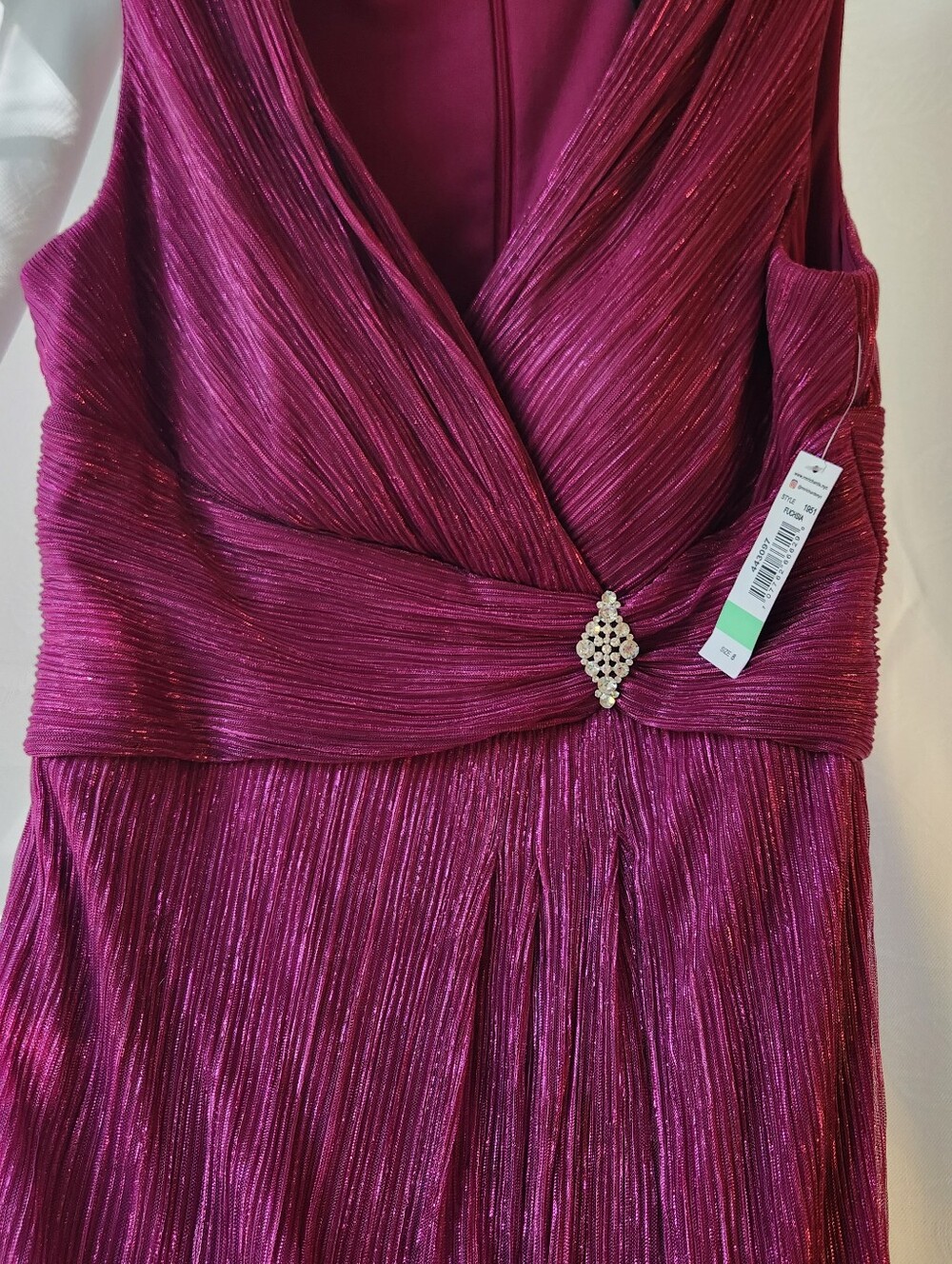 R&M Richards Elegant Shimmer Sleeveless V-Neck Maxi Dress in Fuchsia NWT Size 8